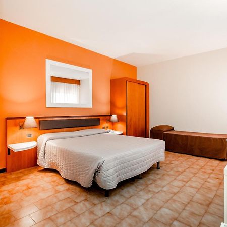 Rhi Porta Bologna Hotel Пиеве ди Ченто Екстериор снимка