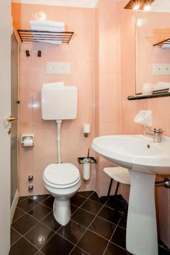 Rhi Porta Bologna Hotel Пиеве ди Ченто Стая снимка