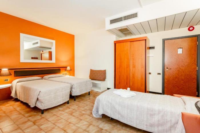 Rhi Porta Bologna Hotel Пиеве ди Ченто Стая снимка
