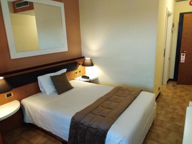 Rhi Porta Bologna Hotel Пиеве ди Ченто Стая снимка